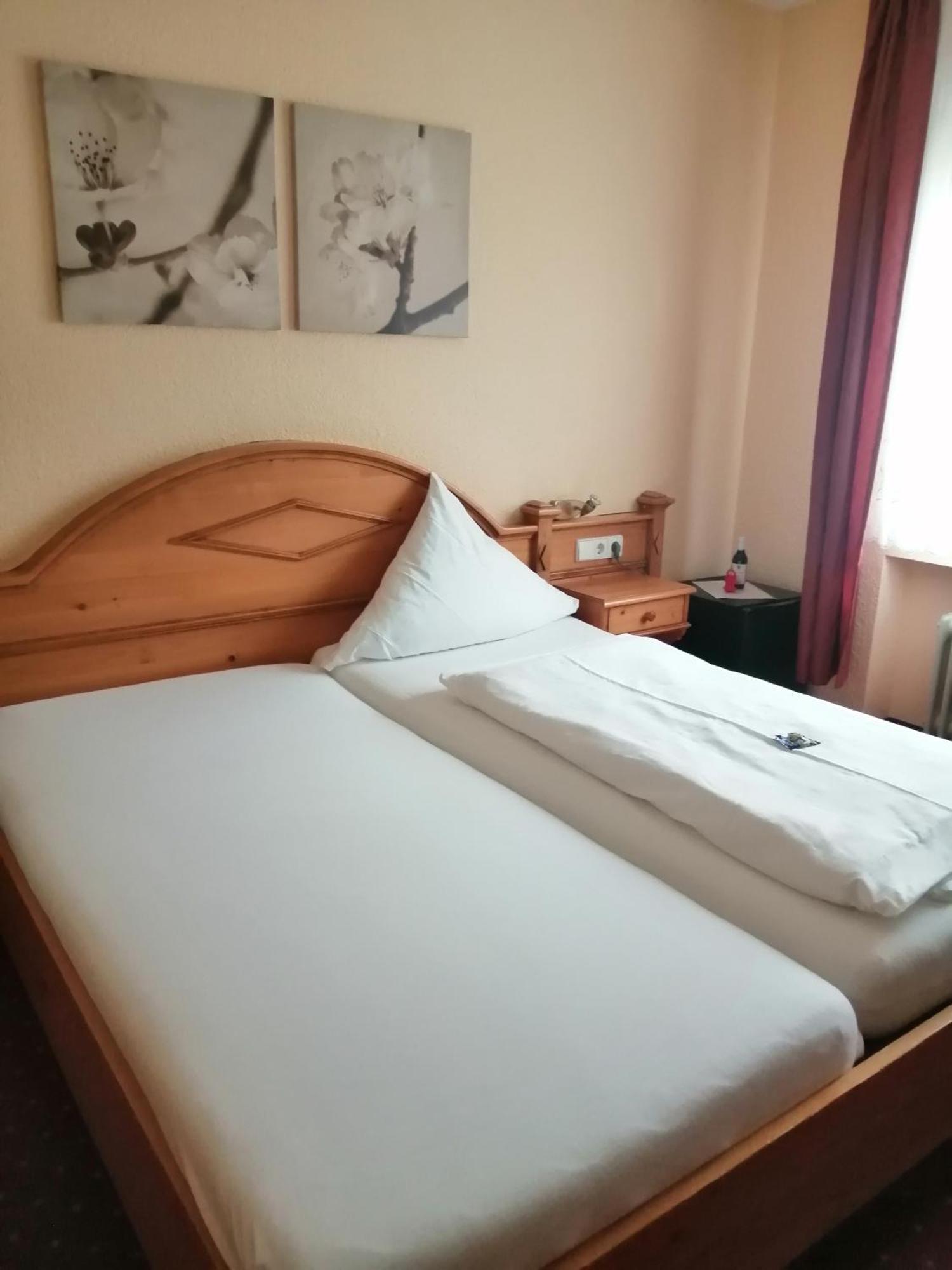 Hotel Am Kurpark Тодтмос Екстер'єр фото