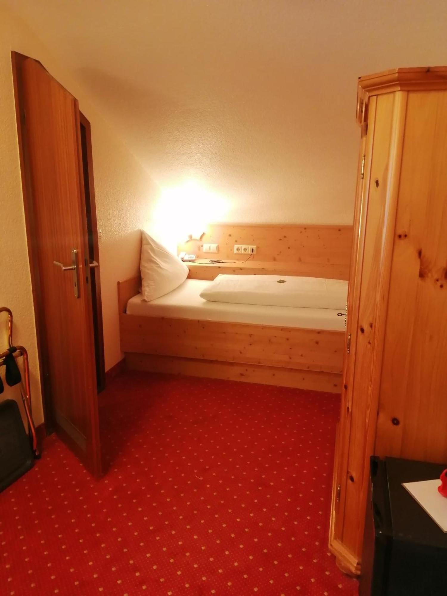 Hotel Am Kurpark Тодтмос Екстер'єр фото